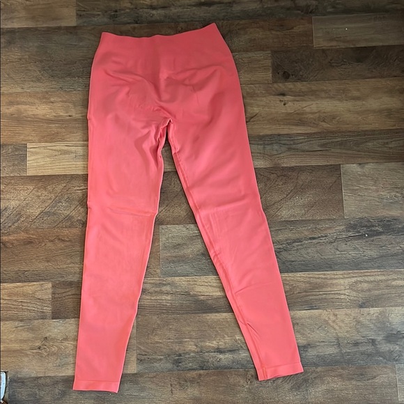 Alphalete Pixel Pink Amplify Leggings NEW size M - Picture 3 of 6